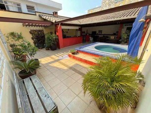 Casa com 4 quartos à venda no bairro Itapoã, 360m²