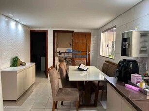 Casa com 4 quartos à venda no bairro Taguatinga Norte, 165m²