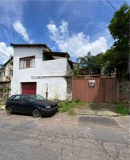 Lote com 5 quartos à venda no bairro Carlos Prates, 420m²