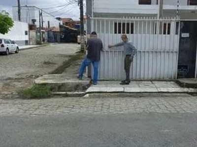 Alugo uma casa comercial na jatiuca e casa no poço no terreo