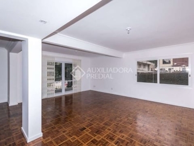 Apartamento com 3 quartos para alugar na avenida carlos gomes, 935, auxiliadora, porto alegre, 178 m2 por r$ 2.900