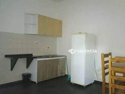 Apartamento Semi Mobiliado para alugar no Edifício Francisco Vaccas por R$800,00 - Avenida