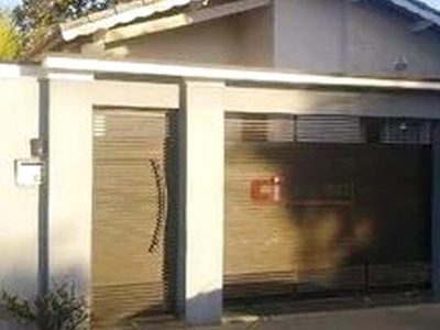 Casa com 3 dormitórios para alugar, 130 m² por R$ 3.806,67 - Novo Jaguari - Jaguariúna/SP