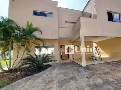 Casa com 3 dormitórios para alugar, 400 m² por R$ 4.580,00/mês - Nova Piracicaba - Piracic