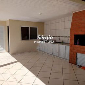 Casa com piscina, churrasqueira, 308m2