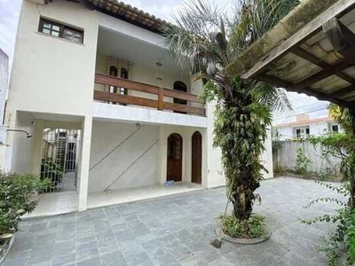 Casa para alugar em Santa Mônica de 226.00m² com 5 Quartos, 2 Suites e 3 Garagens