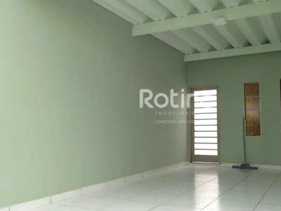 Casa para aluguel, 4 quartos, 2 suítes, 2 vagas, Martins - Uberlândia/MG - R$ 3.100,00