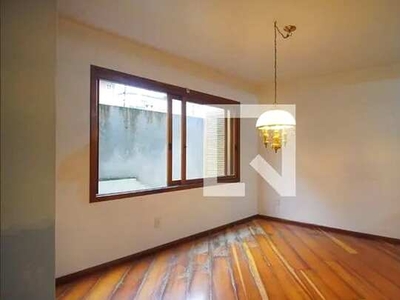 Casa para Aluguel - Ouro Branco, 2 Quartos, 246 m2