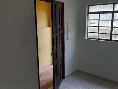 Casa para aluguel possui 55 metros quadrados com 1 quarto em Parque Peruche - São Paulo