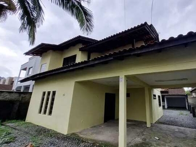 Casa residencial com 4 quartos para alugar por R$ 2900.00, 276.00 m2 - VILA NOVA - JOINVIL