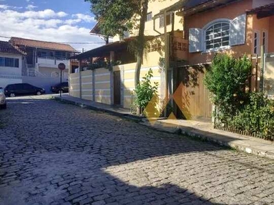 Jardim Santo Antônio - Excelente Casa c/ 04 qts, 03 Wc's e Churrasqueira