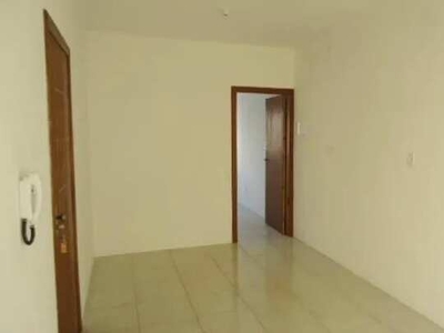 Kitnet com 1 dormitório para alugar, 50 m² por R$ 700,00/mês - Centro - Pelotas/RS