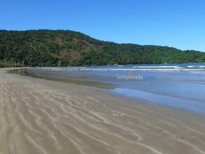 Vizinho do mar. 100 mts da areia.