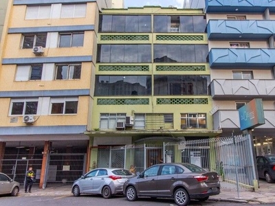 Apartamento com 3 dormitórios para alugar, 90 m² por R$ 2.760,00/mês - Centro - Porto Aleg
