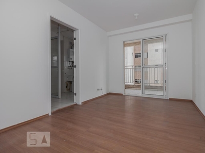 APARTAMENTO no 7º andar com 2 dormitórios e 1 garagem