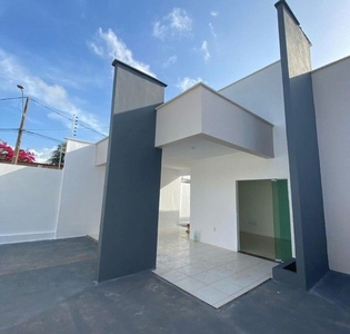 Casa para venda tem 100 metros quadrados com 3 quartos em Tomba - Feira de Santana