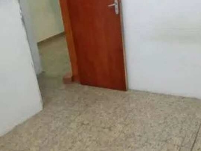 Alugo casa no centro de São João de Meriti R$600