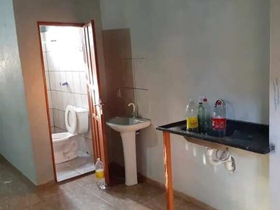 Apartamento (kitinet)com banheiro e sanitário dentro