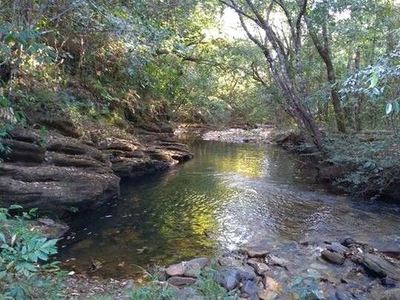 Area na beira do rio das Almas