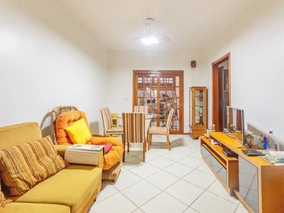 Casa 160m² - 3 dormitórios, 1 suíte, churrasqueira, terraço e 2 vagas de garagem no Guaruj