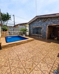 Casa com 2 Quartos e 3 banheiros à Venda, 108 m² por R$ 570.000