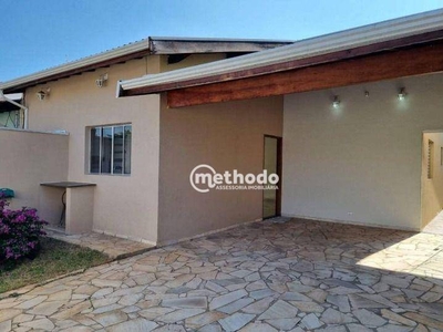 Casa com 3 Quartos e 2 banheiros à Venda, 120 m² por R$ 570.000