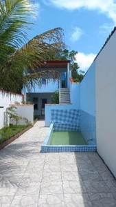 Casa com 3 Quartos e 3 banheiros à Venda, 180 m² por R$ 215.000