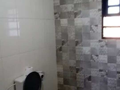 Casa com Quarto Disponível