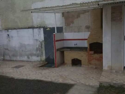 Casa de 3 qts com suíte em pequeno condomínio no Colubande