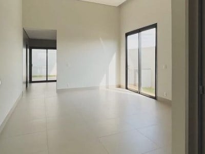 Casa de Condomínio com 3 Quartos e 3 banheiros à Venda, 214 m² por R$ 395.500