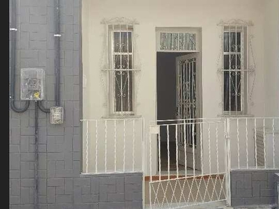 Casa de Vila Térrea, 2 quartos, 2 banheiros, vaga de garagem na vila