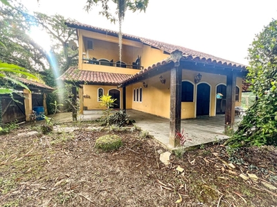 Casa em Itaipu, Niterói/RJ de 257m² 5 quartos à venda por R$ 649.000,00