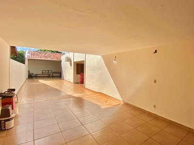 Casa em Jardim Itamarati, Jaú/SP de 260m² 3 quartos à venda por R$ 639.000,00