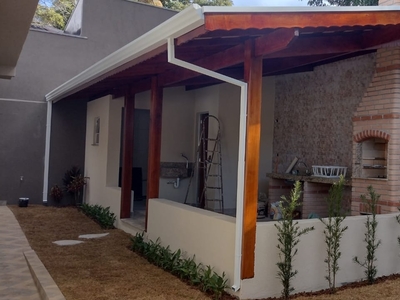 Casa em Jardim Novo Mundo, Poços de Caldas/MG de 135m² 3 quartos à venda por R$ 979.000,00