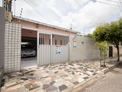 Casa em Pitimbu, Natal/RN de 158m² 3 quartos à venda por R$ 329.000,00