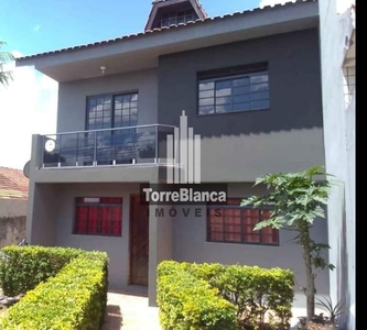 Casa em Uvaranas, Ponta Grossa/PR de 238m² 3 quartos à venda por R$ 769.000,00