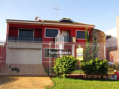 Casa em Uvaranas, Ponta Grossa/PR de 314m² 4 quartos à venda por R$ 749.000,00