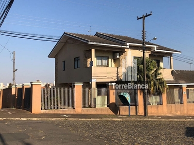 Casa em Uvaranas, Ponta Grossa/PR de 320m² 4 quartos à venda por R$ 1.099.000,00