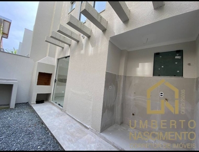 Casa no Bairro Água Verde em Blumenau com 2 Dormitórios (2 suítes) e 72 m²