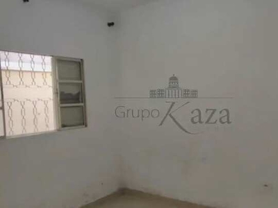 Casa para aluguel possui 125 metros quadrados com 3 quartos