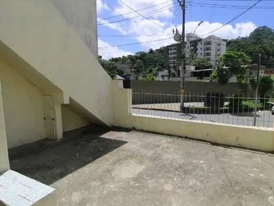 Casa para aluguel tem 180 metros quadrados com 2 quartos em Santos Dumont - Juiz de Fora