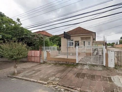 Casa para Venda - 200m², 8 dormitórios, 5 vagas - Teresópolis