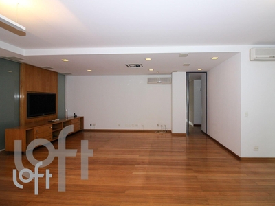 Apartamento à venda em Alto de Pinheiros com 210 m², 4 quartos, 3 suítes, 4 vagas