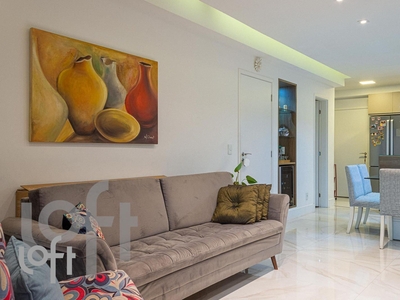 Apartamento à venda em Campo Belo com 120 m², 3 quartos, 3 suítes, 2 vagas