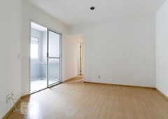 APARTAMENTO no 5º andar com 2 dormitórios e 1 garagem