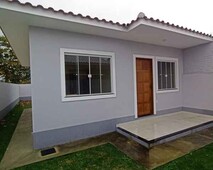 Excelente casa com 02 quartos, sala, cozinha, banheiro, área de serviço, ótima localização