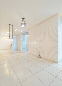 Apartamento com 2 Quartos e 1 banheiro para Alugar, 45 m² por R$ 1.280/Mês