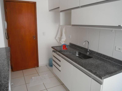 Apartamento com 3 Quartos e 2 banheiros à Venda, 70 m² por R$ 380.000