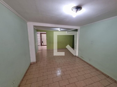 Casa com 2 Quartos e 1 banheiro para Alugar, 99 m² por R$ 1.100/Mês