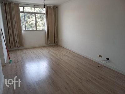 Apartamento à venda em Campo Belo com 74 m², 2 quartos, 1 vaga